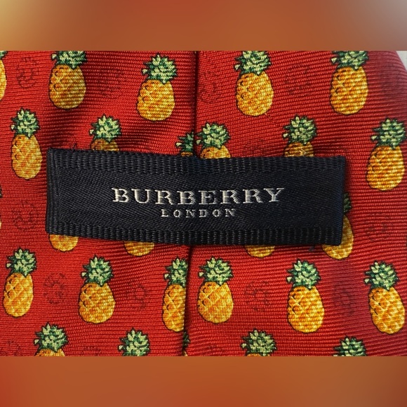 Burberry Men’s Red Neck Tie With Pineapples 🍍 - Picture 7 of 12